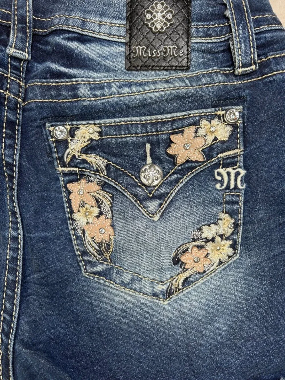 Miss Me 29 Mid-Rise Short Denim Jean Casual Embellished
